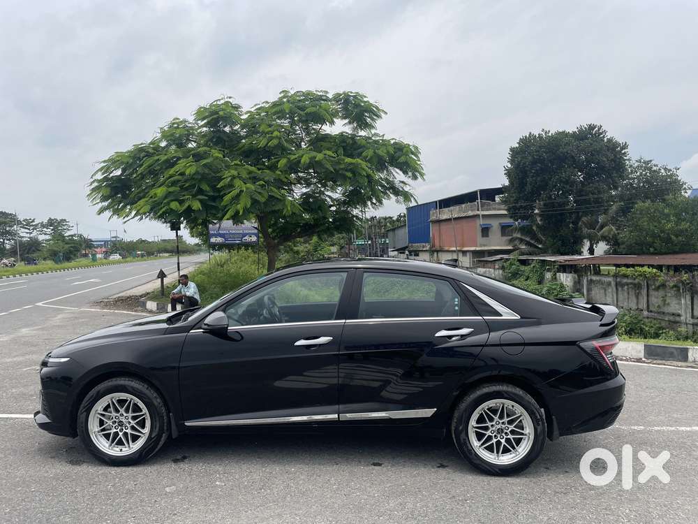 Hyundai Verna 1.5 Mpi Mt Sx (o), 2023, Petrol