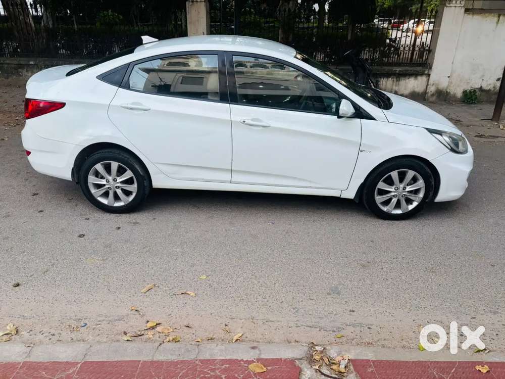 Hyundai Verna 2011 Petrol 200000 Km Driven And Also Cng