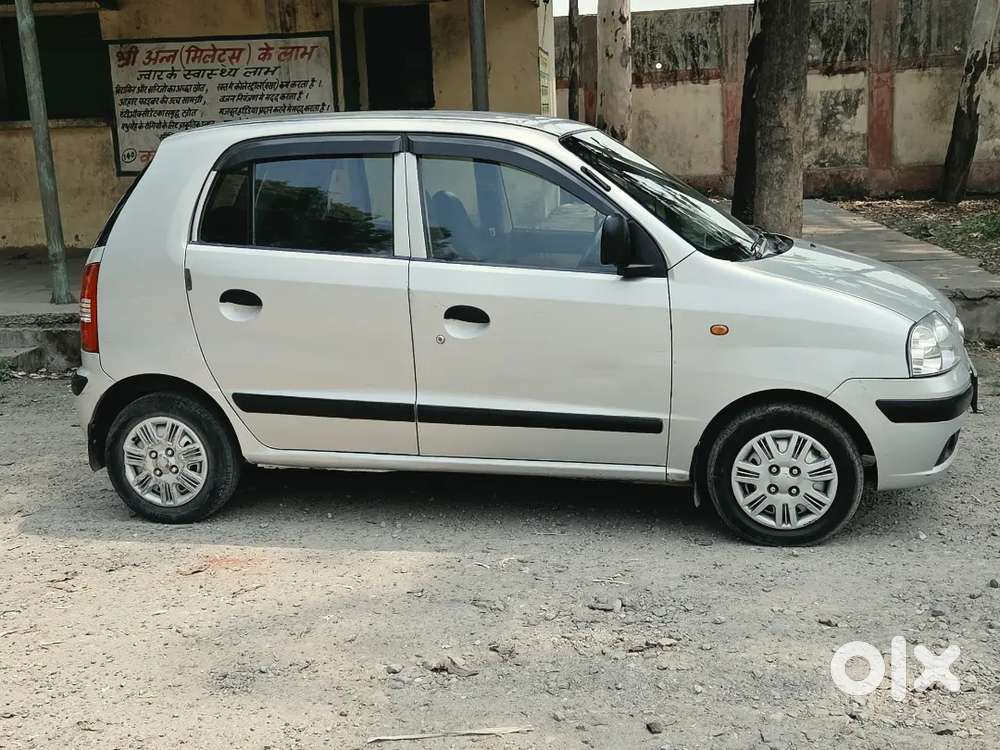 Santro Glx,  Petrol /cng On Paper 
Running.. 62000/-  Price.. 1.65/-
