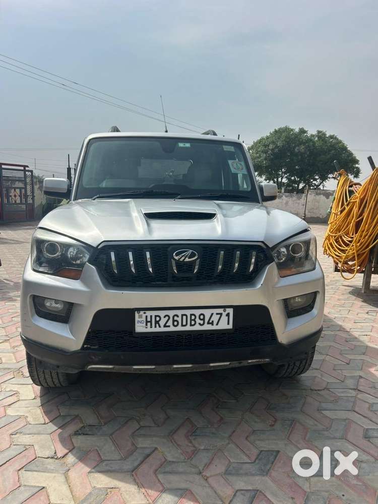 Mahindra Scorpio Classic S10