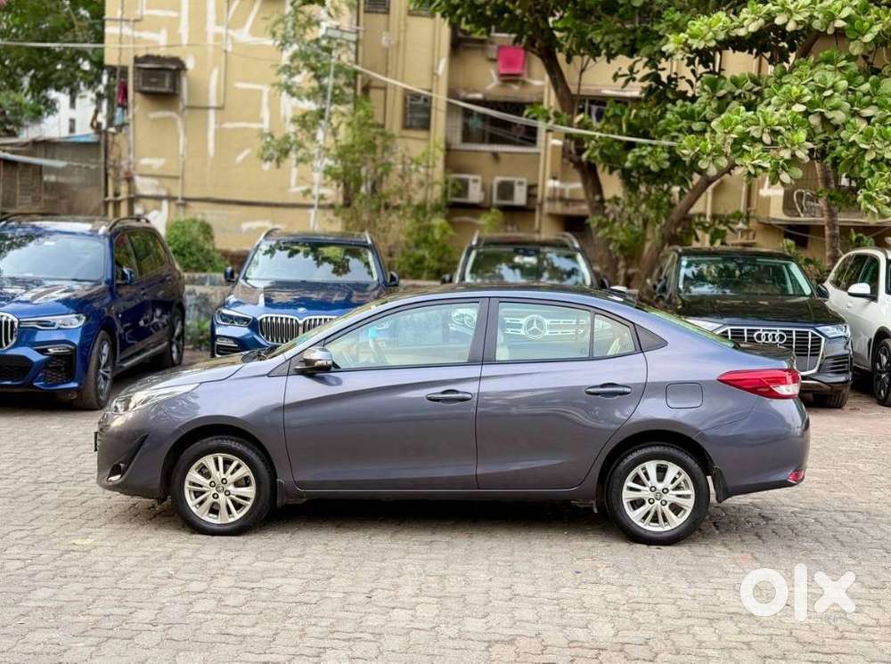Toyota Yaris V Cvt, 2018, Petrol