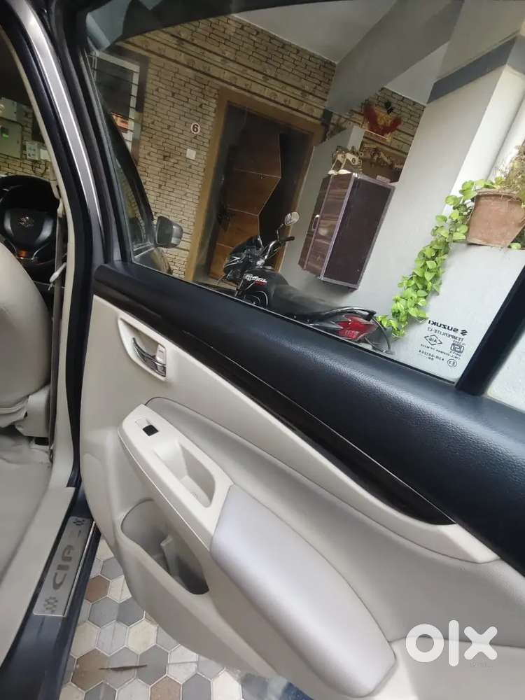 1.maruti Suzuki Ciaz 2017-18 Cng & Hybrids 72500 Km Driven