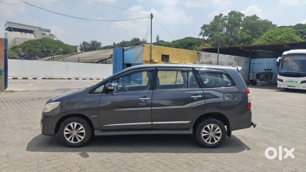 Toyota Innova 2.5 Vx 8 Str Bs-iii, 2015, Diesel