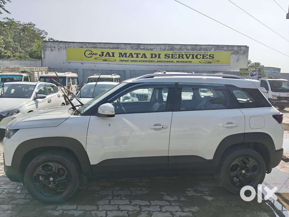 Maruti Suzuki Brezza 1.5 Zxi At Smart Hybrid, 2022, Petrol