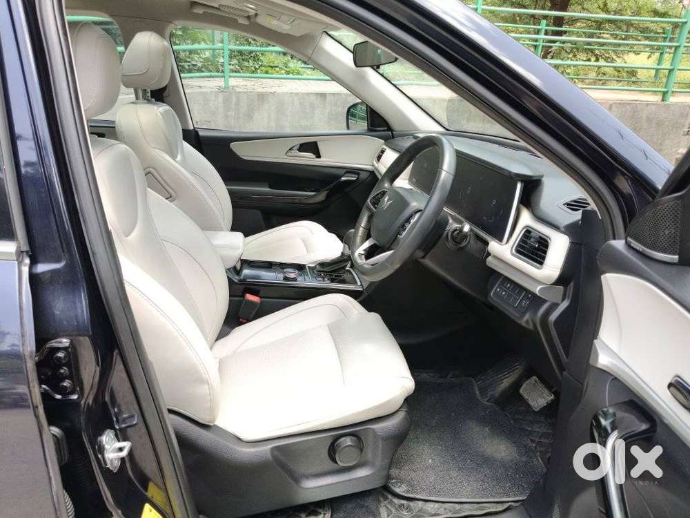Mahindra Xuv700 2.2 Ax 7 Diesel At Luxury Pack Str, 2023, Diesel