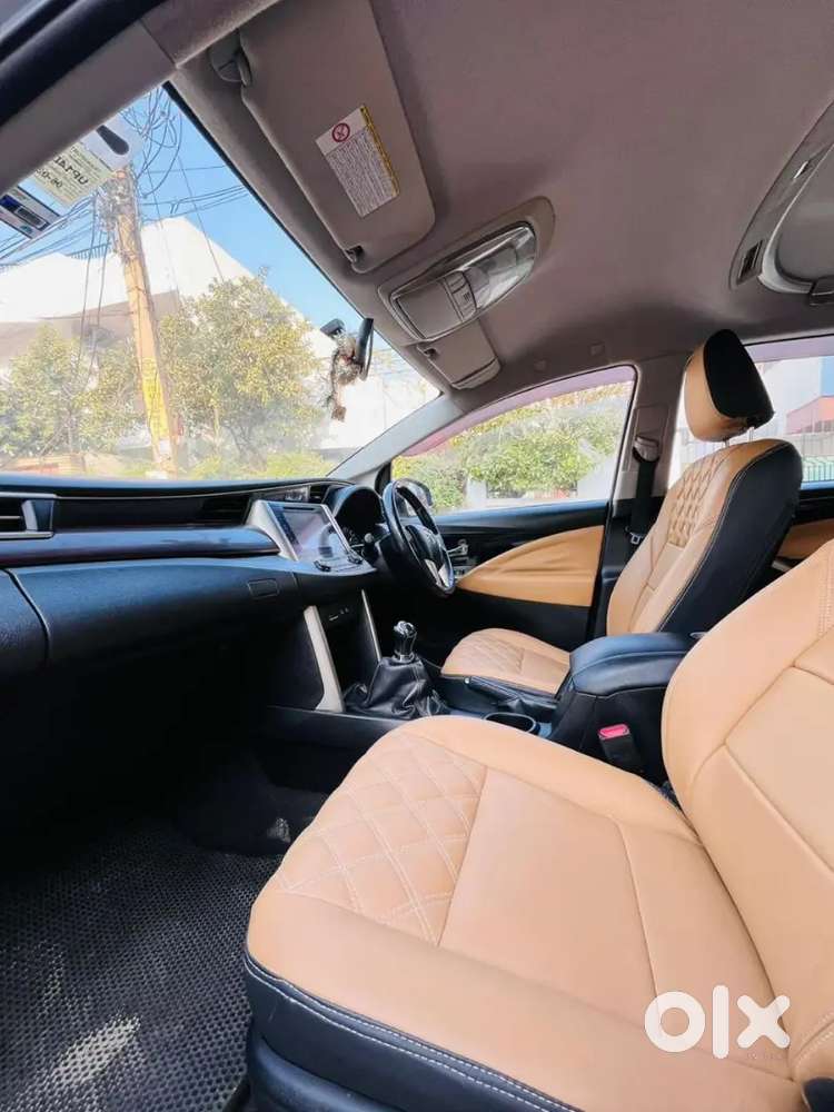Toyota Innova Crysta 2.4 V
