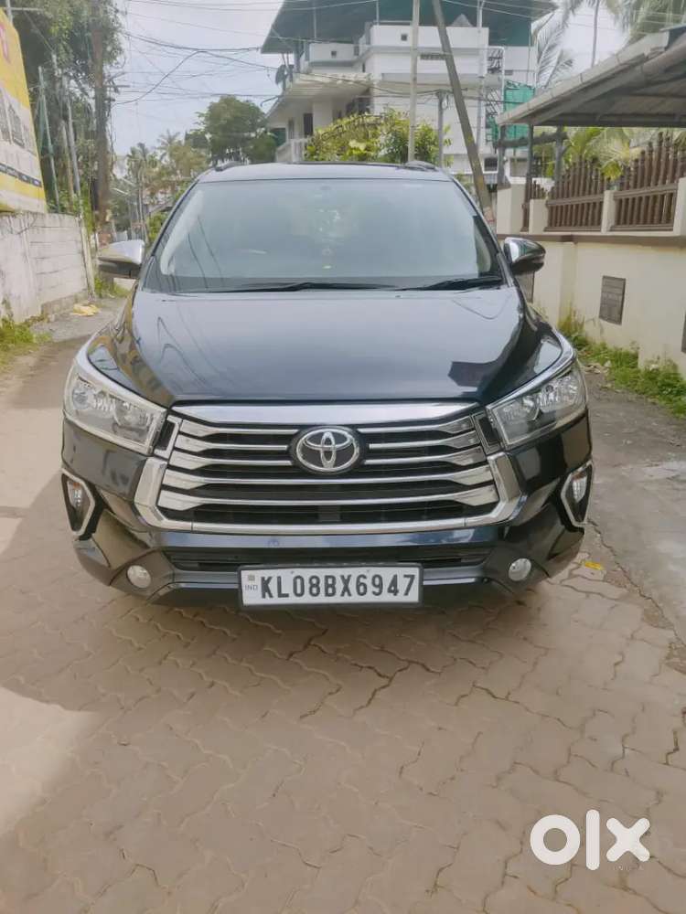 Innova Crysta Gx+plus 2022 Diesel 28000 Km ,limited  Edition Clour.