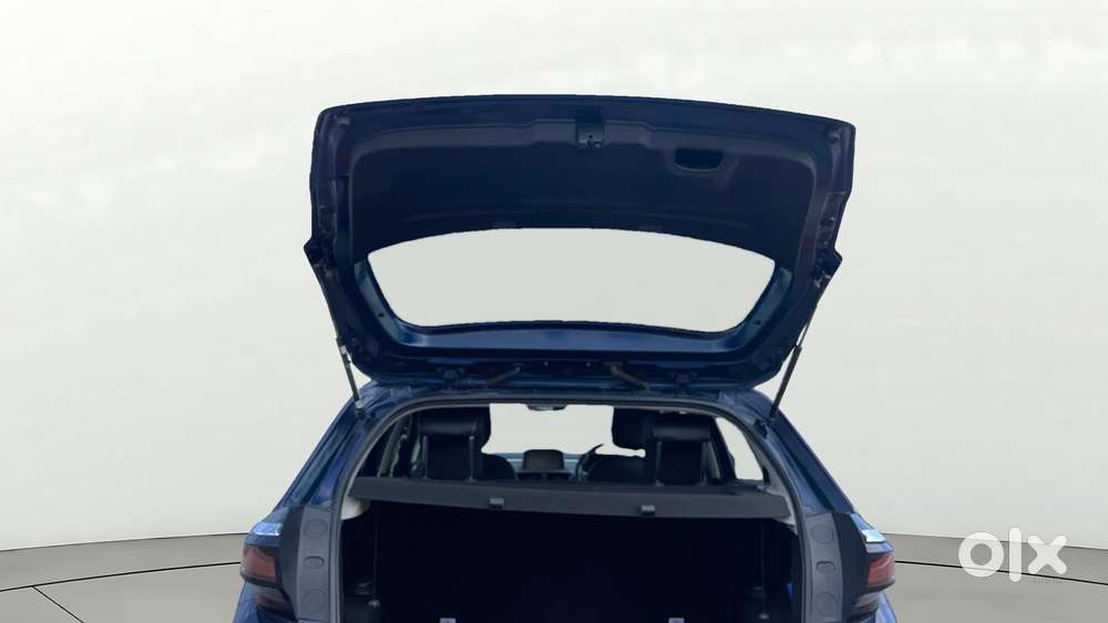 Tata Altroz 1.2 Xza Plus, 2022, Petrol