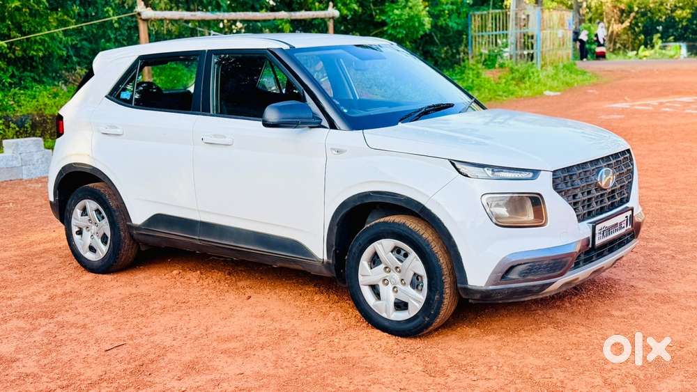 Hyundai Venue Petrol Manual 2019