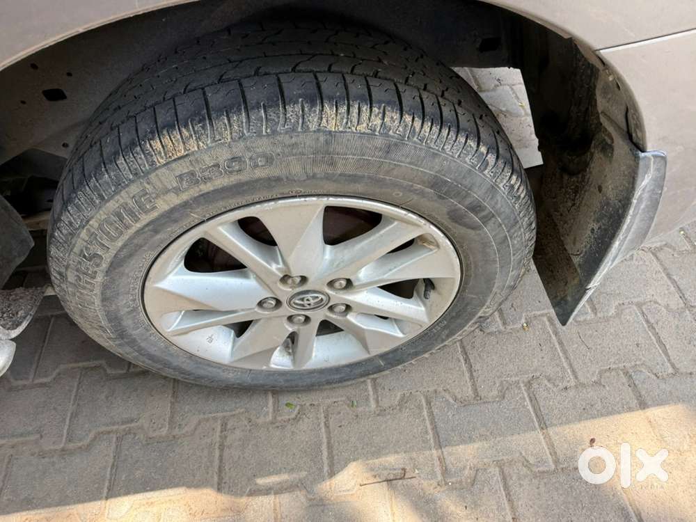 Toyota Innova Crysta G 2017