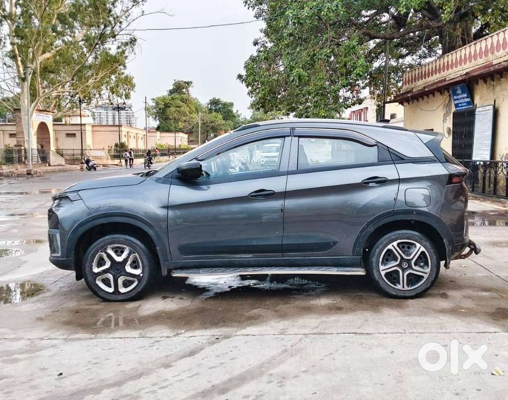 Tata Nexon Smart Plus1.2 Revotron Petrol 5 Mt, 2024, Cng & Hybrids