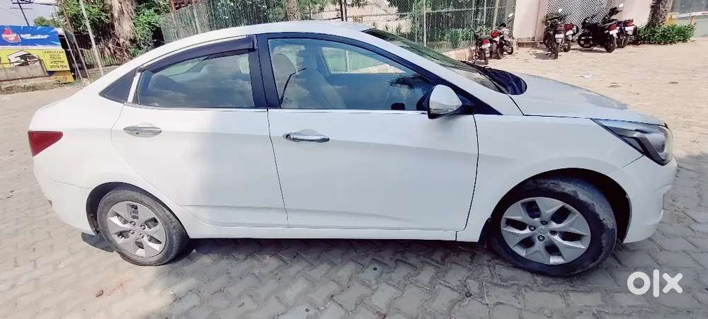 Hyundai Fluidic Verna 2016