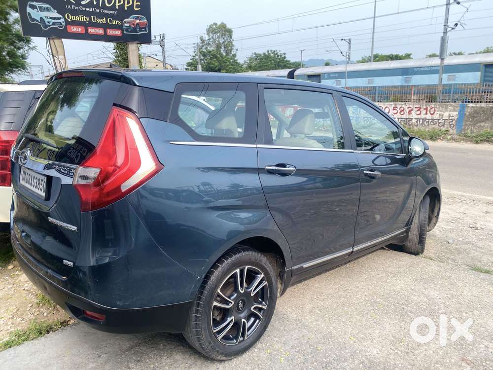 Mahindra Marazzo M8, 2018, Diesel