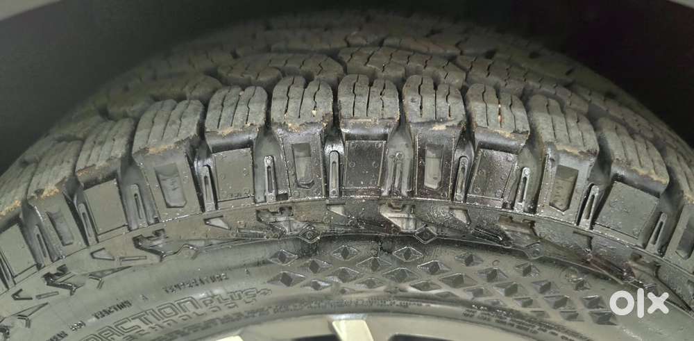 Mahindra Xuv700 2.0 Ax 5 Petrol Mt 7 Str, 2022, Petrol