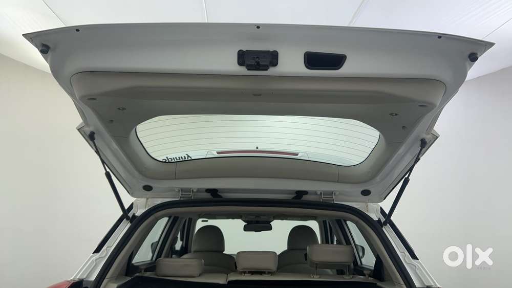 Mahindra Xuv300 W8 (o) 1.5 Diesel Amt, 2023, Diesel