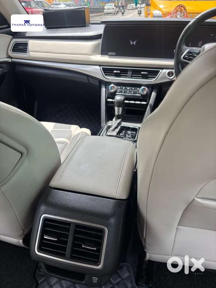 Mahindra Xuv700 2.2 Ax 7 Diesel At Str, 2022, Diesel