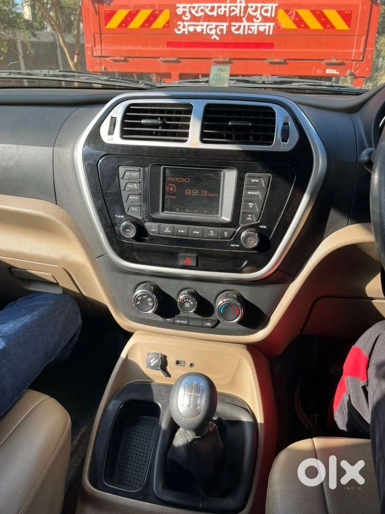 Mahindra Tuv 300 2018 Diesel Well Maintained