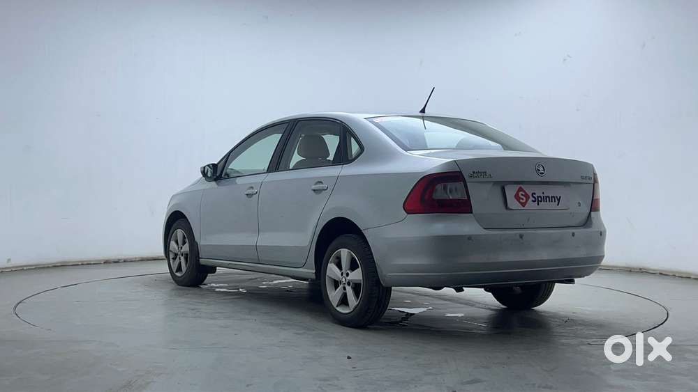 Skoda Rapid 1.6 Mpi Ambition, 2015, Petrol
