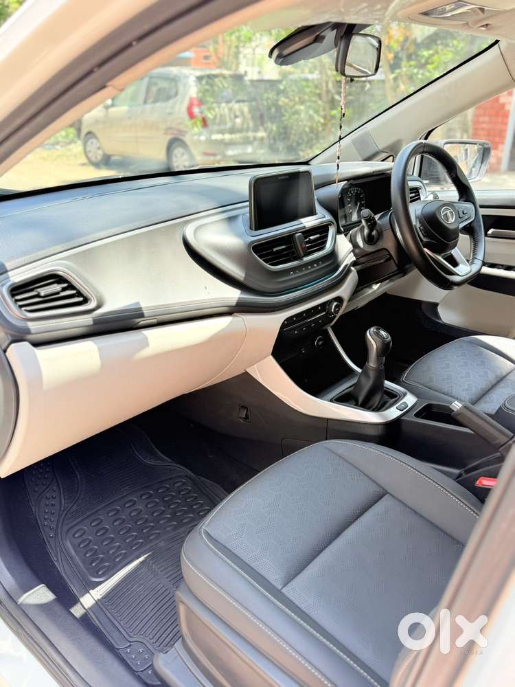 Tata Altroz 1.2 Xz Plus I-turbo, 2025, Petrol