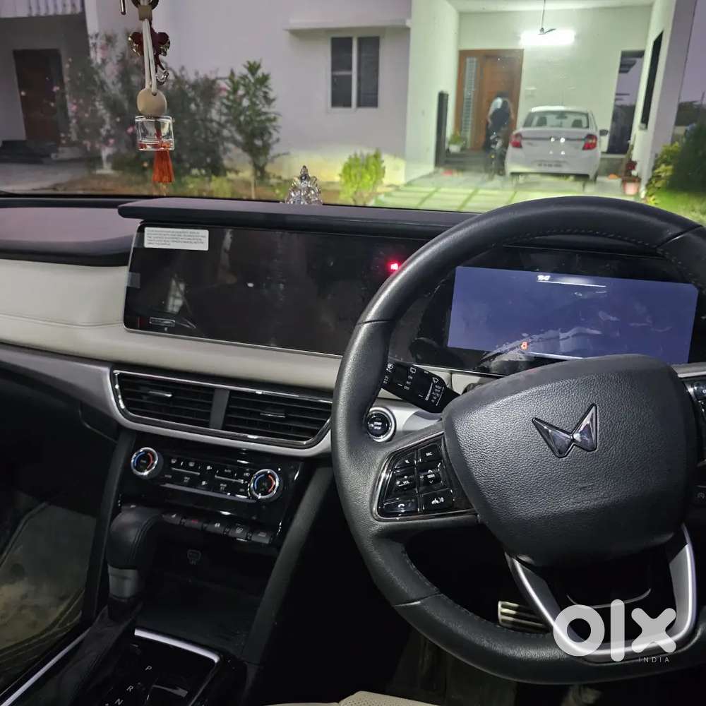 Moving Out Sale Mahindra Xuv700 Ax7l