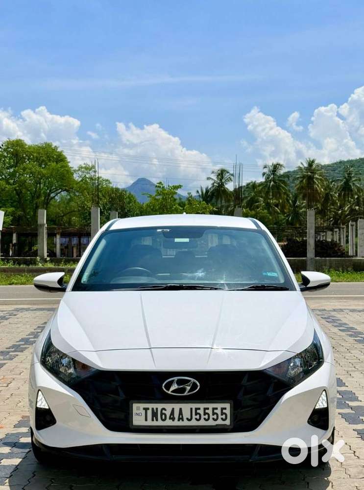 Hyundai I20 Sportz 1.2 Ivt Dual Tone, 2023, Petrol