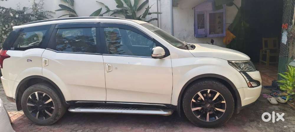 This Xuv Is A Top Model Car W11