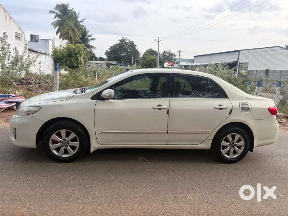 Toyota Corolla Altis 2012