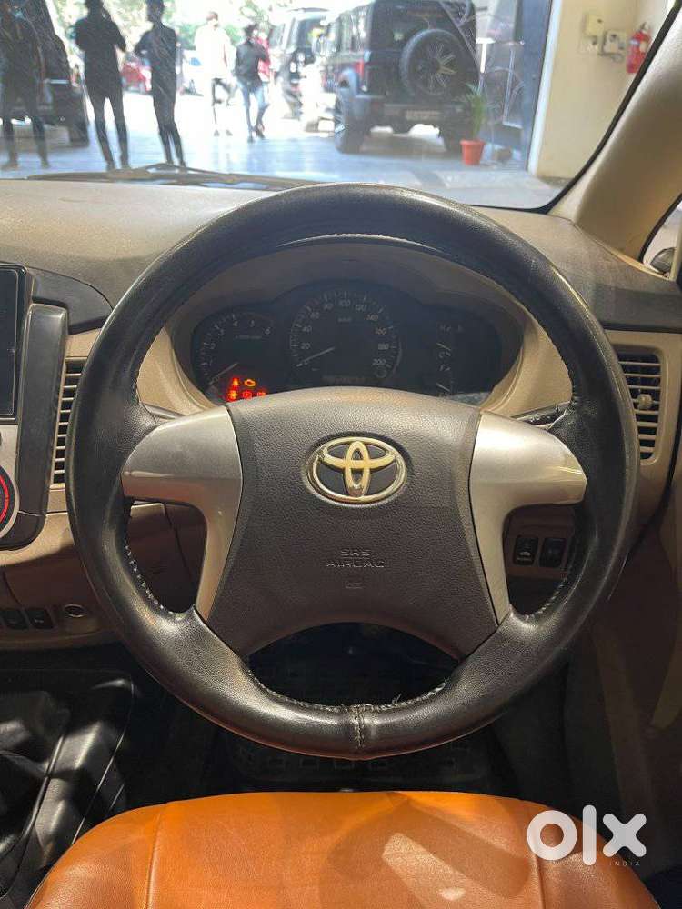 Toyota Innova 2.5 G (diesel) 7 Seater Bs Iv, 2015, Diesel