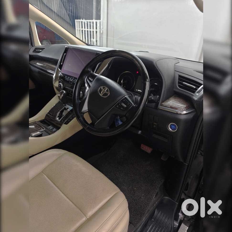 Toyota Vellfire 2.5 Hybrid, 2022, Petrol