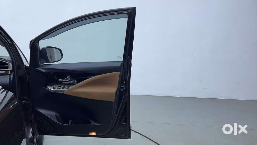 Toyota Innova Crysta 2.7 Zx At, 2016, Petrol