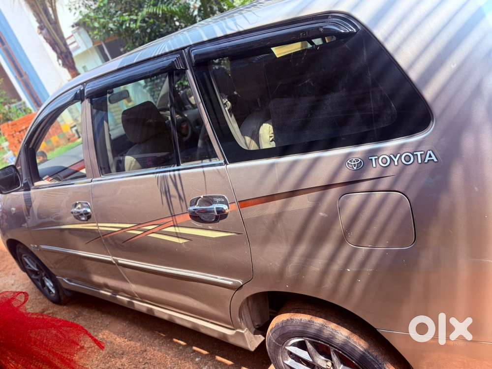 Toyota Innova Diesel 7 2011