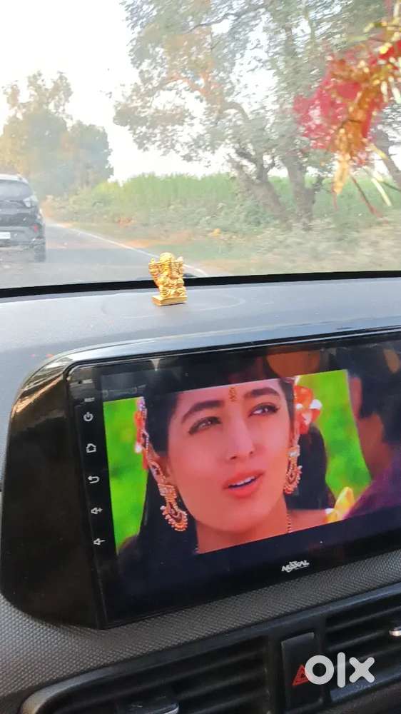 सिर्फ पंच मैन चली हुई है