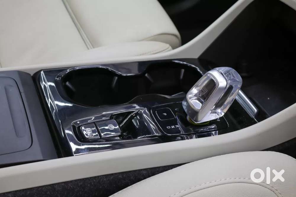 Volvo Xc40 B4 Ultimate, 2023, Petrol