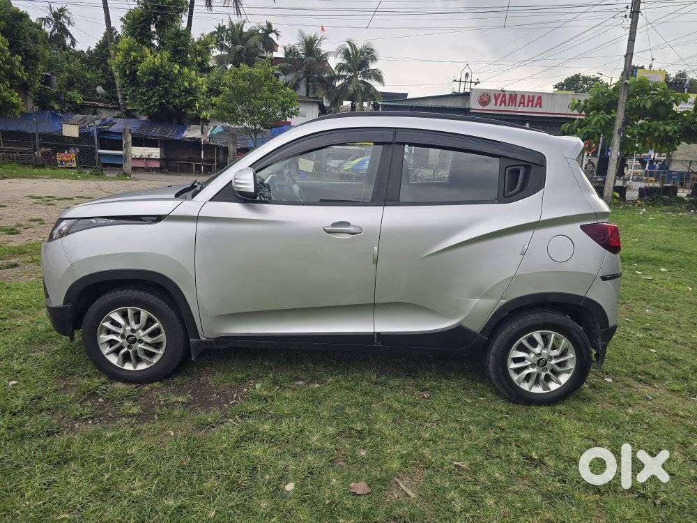 Mahindra Kuv 100 Mfalcon G80 K8 Dual Tone, 2017, Petrol
