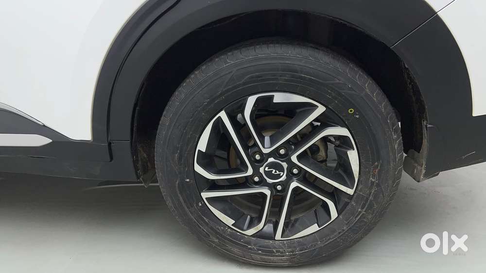 Kia Carens 1.4 Luxury Plus Dct 7 Str, 2022, Petrol