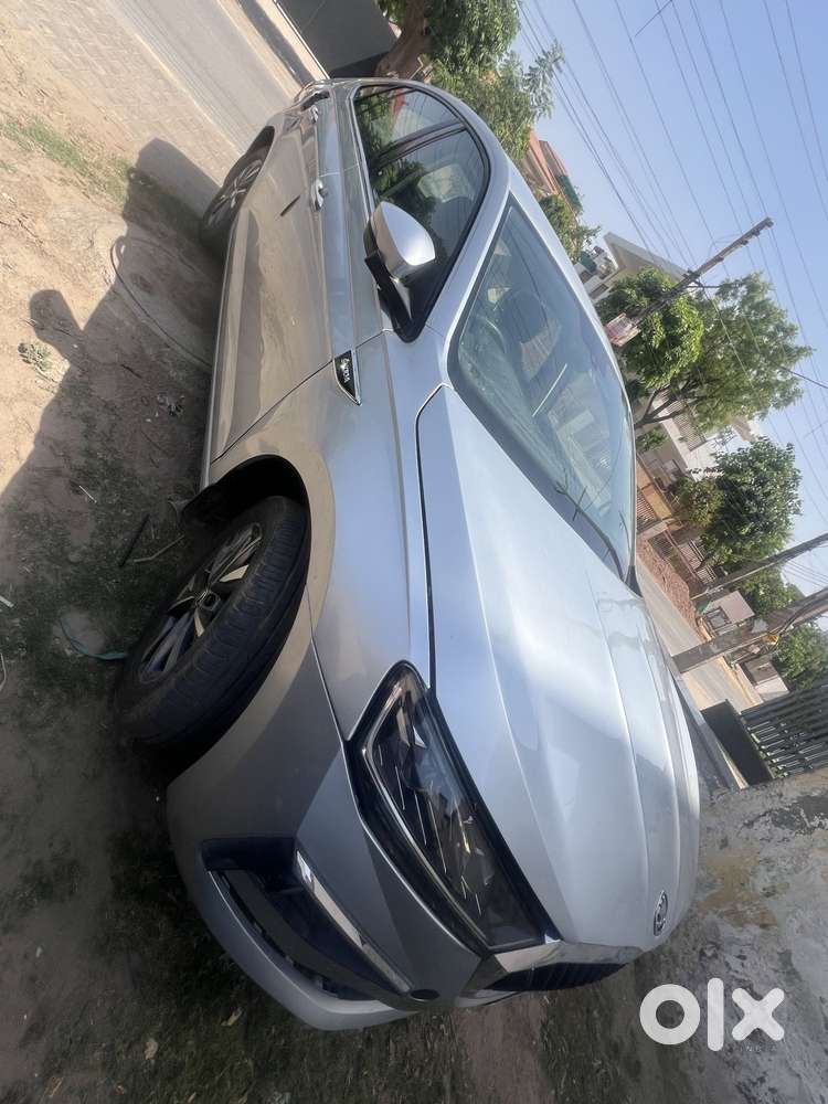 Skoda Slavia 1.0 Tsi Style At, 2022, Petrol