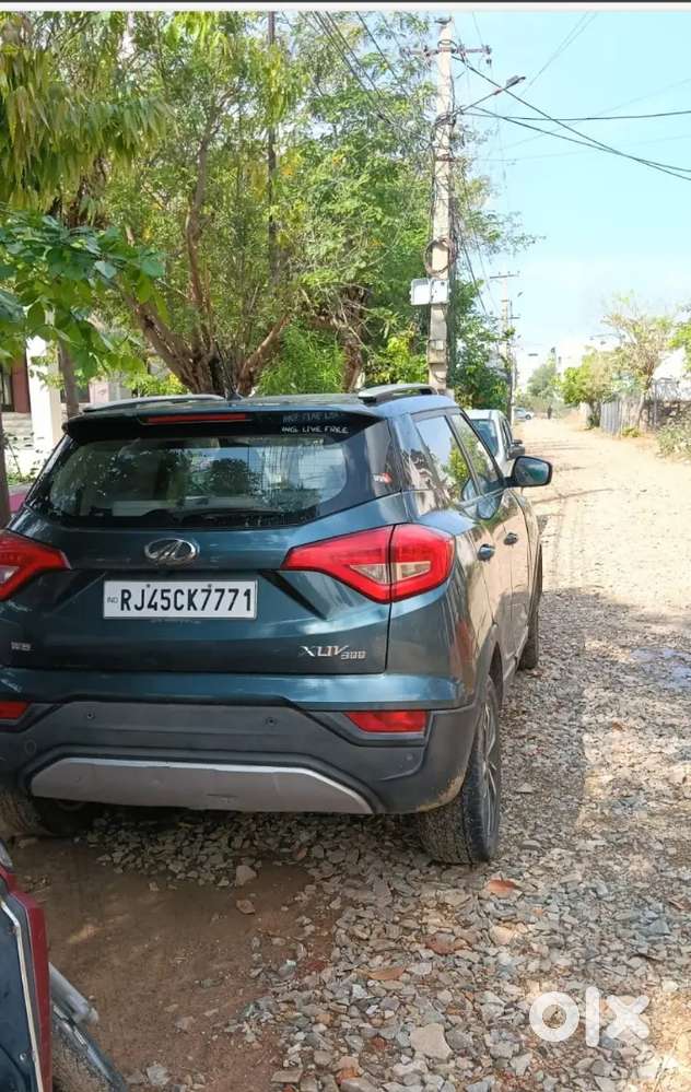 Xuv 300w8 Sunroof Luxury Family Car
