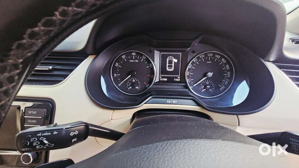 Skoda Octavia 2013-2017 Style Plus 1.8 Tsi At, 2015, Petrol