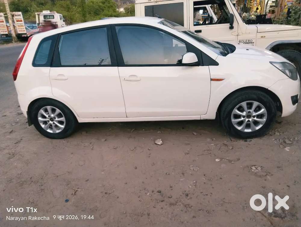 Ac हीटर Ok Sounds Ok Tyre Battery Ok