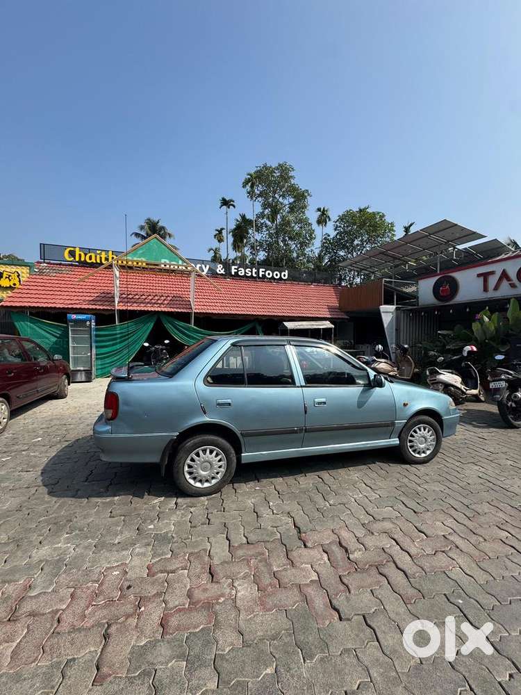 Maruti Suzuki Esteem 2002