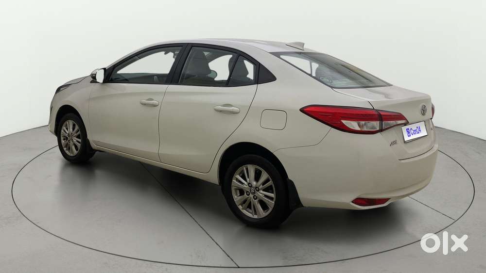 Toyota Yaris V Cvt, 2019, Petrol