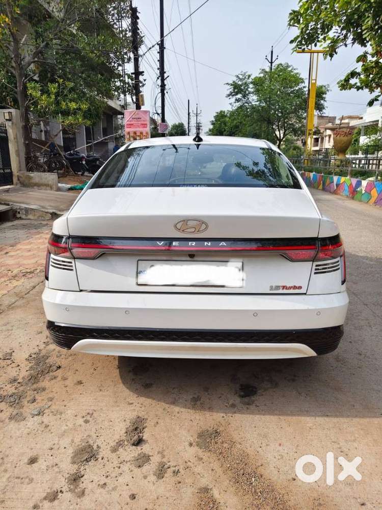 Hyundai Verna Sx (o) 1.5 Turbo Petrol Dct, 2023, Petrol