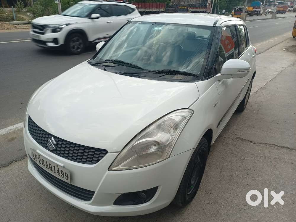 Maruti Suzuki Swift Vxi 1.2 Abs Bs-iv, 2012, Petrol