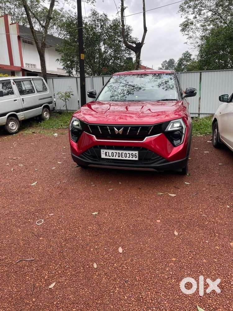 Mahindra Automatic Car 2024 Petrol Automatic