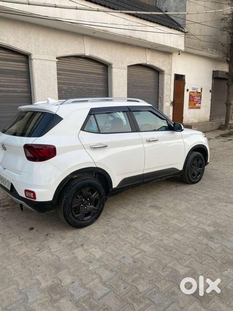 Hyundai Venue 1.2 S Plus, 2022, Petrol