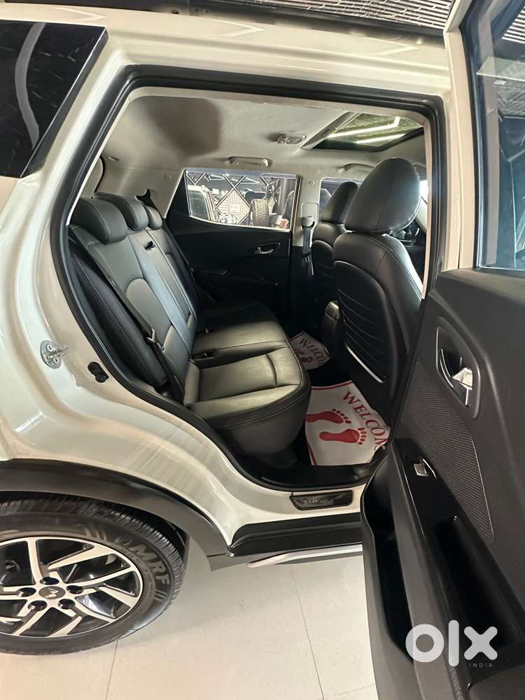 Mahindra Xuv300 W8 Option, 2023, Petrol