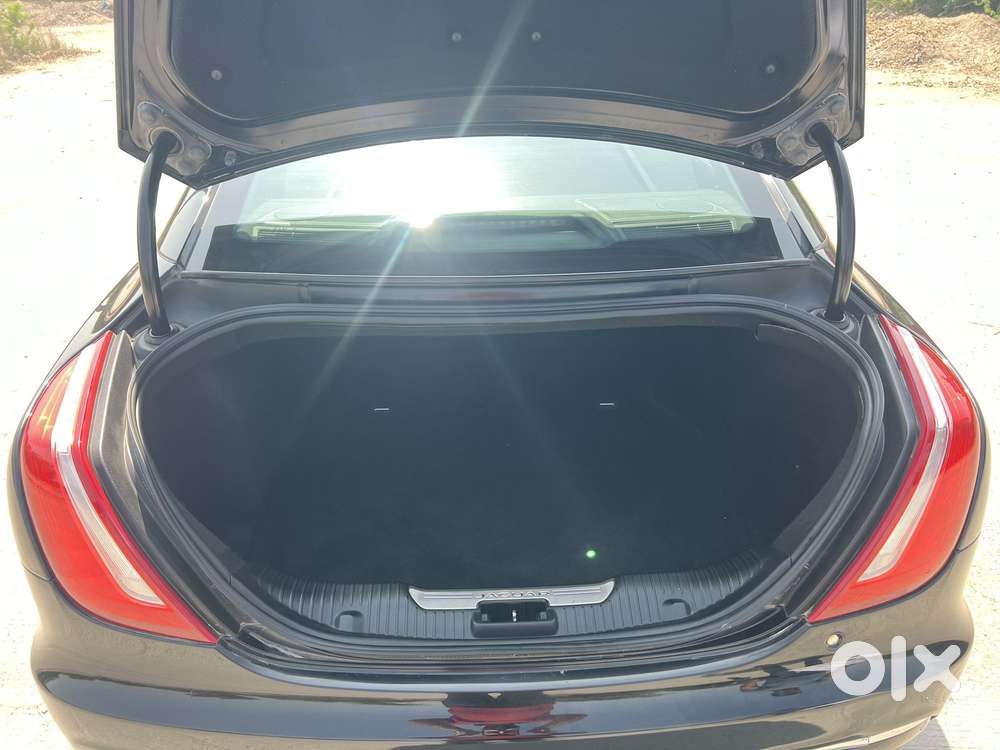 Jaguar Xj 2.0l Portfolio, 2017, Petrol