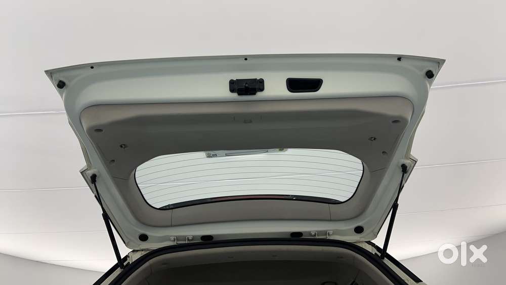 Mahindra Xuv300 W8 (o) 1.5 Diesel Amt, 2021, Diesel