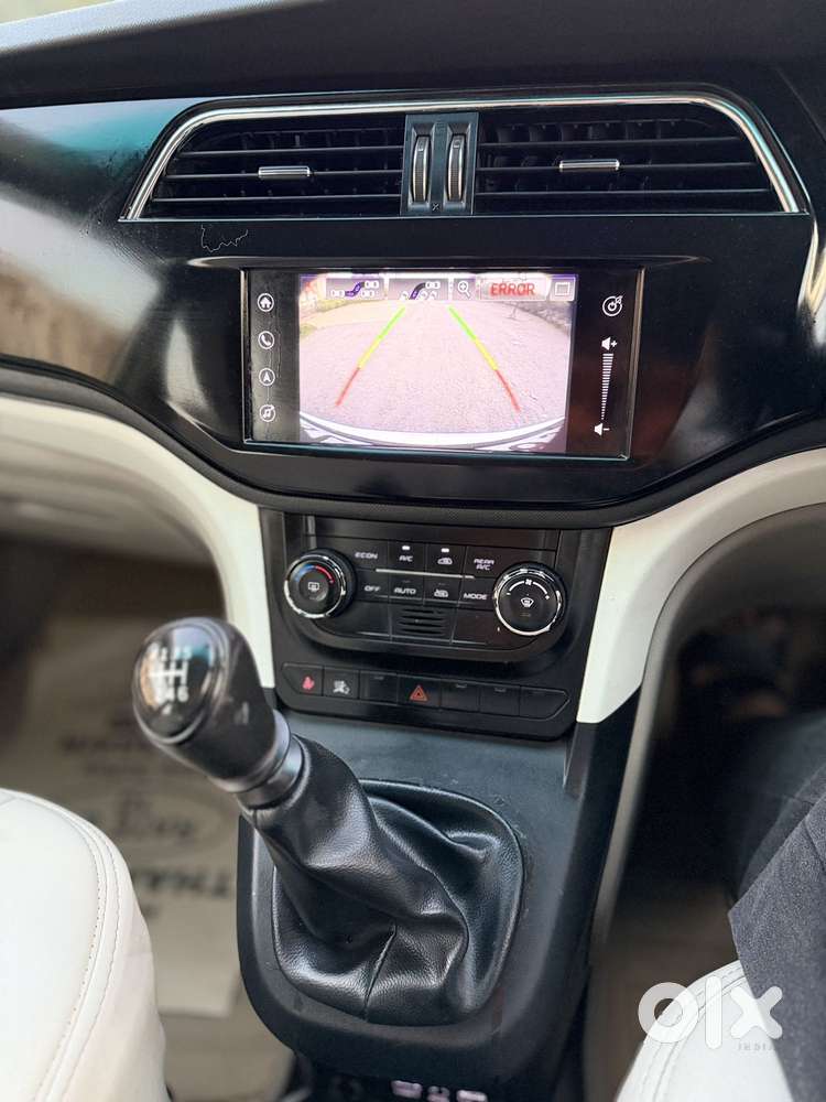 Mahindra Marazzo