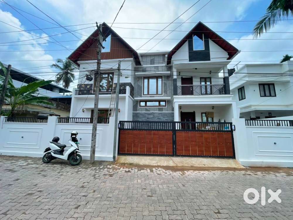 4 Bedroom Premium Model House at Maradu, Kochi